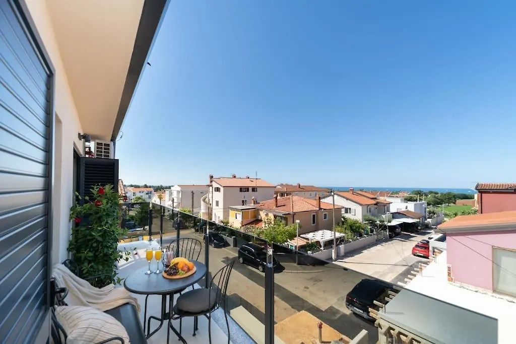 Apartment Danijel, With Beautiful Seaview Novigrad Novigrad