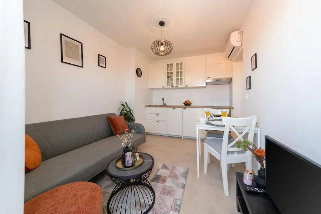 Apartment Danijel, With Beautiful Seaview Novigrad Novigrad Istria